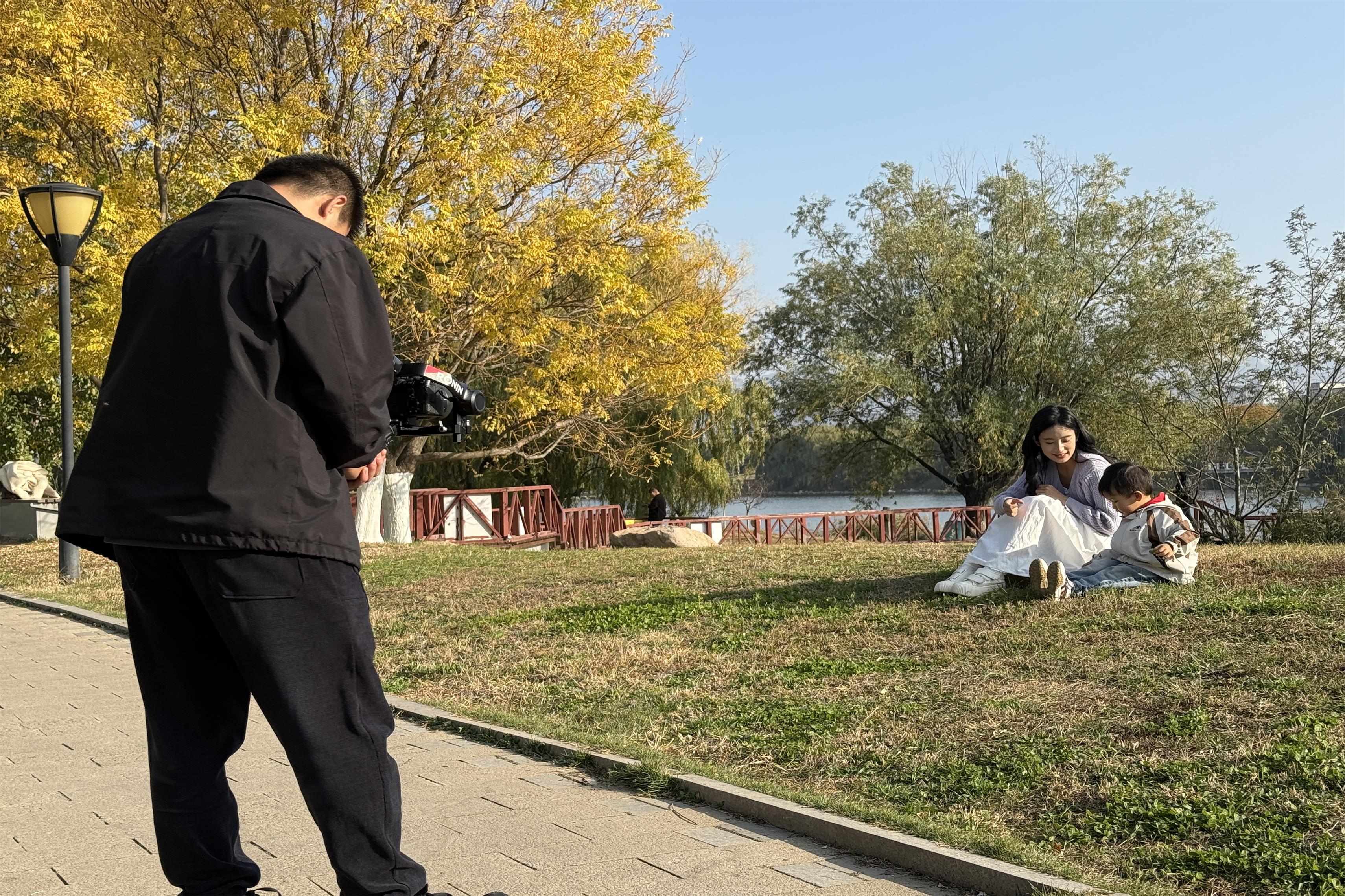 青岛短视频运营与拍摄：赋能企业品牌增长新引擎